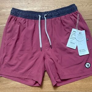 Vuori Men's 5” Kore Short in Saltwater Red